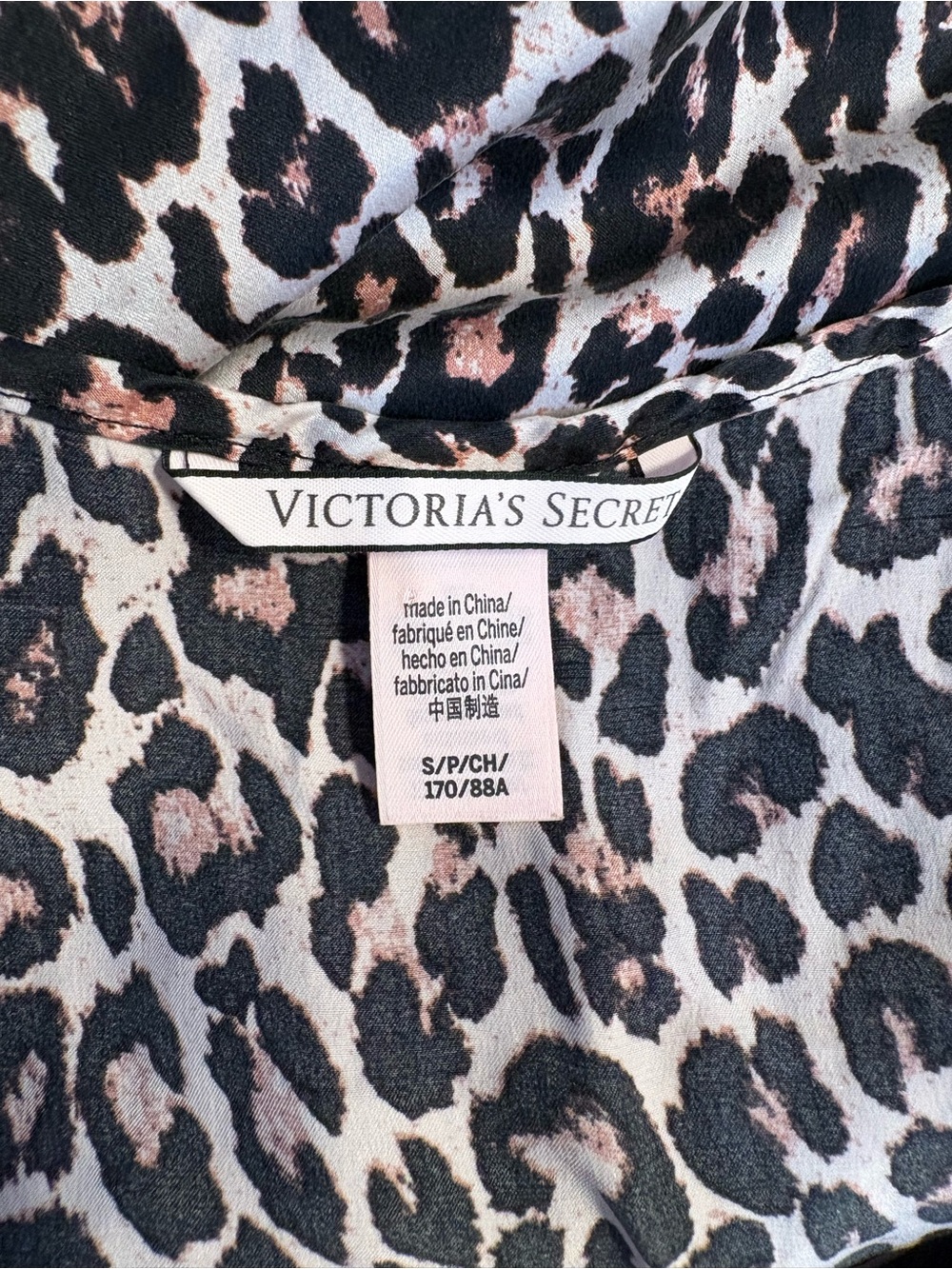 Victoria's Secret Luxe 100% Washable Silk Leopard Print Pyjama Top Size Small - Picture 8 of 10
